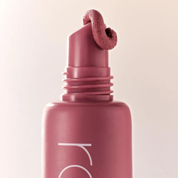 rom&nd Color Lip Matte - putty texture close-up